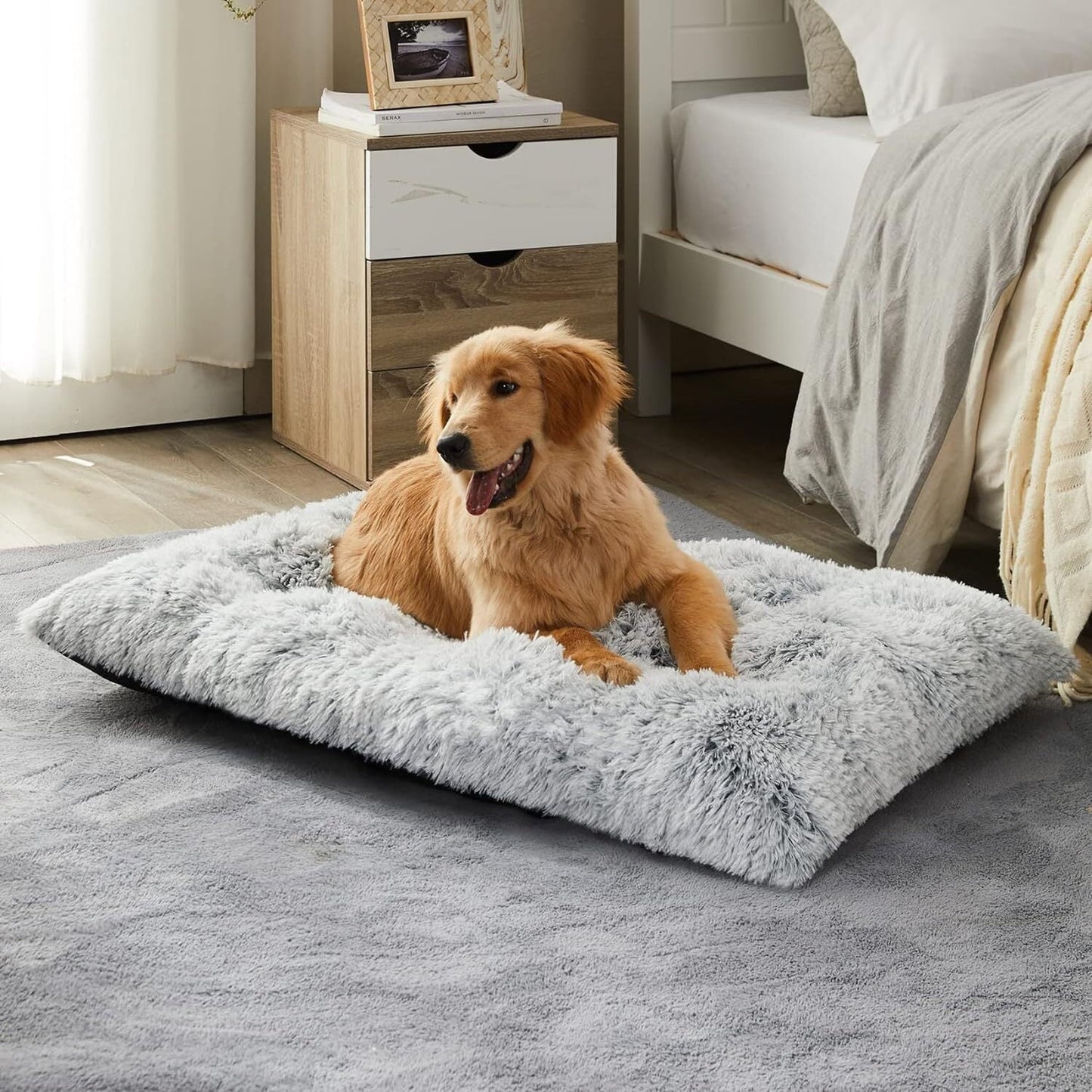 Reyox Large Dog Bed, 41 x 27 inch Plush Dog Cage Bed Fluffy, Washable Dog Mat with Non-Slip Bottom for Large and Medium Dogs