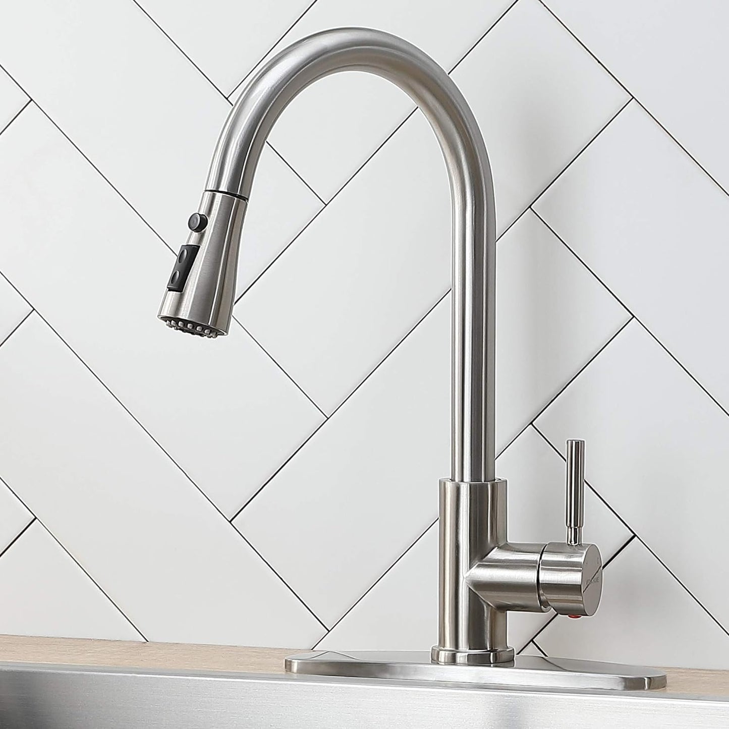 WYR-VIO Faucets with Pull Down Sprayer, Single Level Stainless Steel Kitchen Sink Faucet